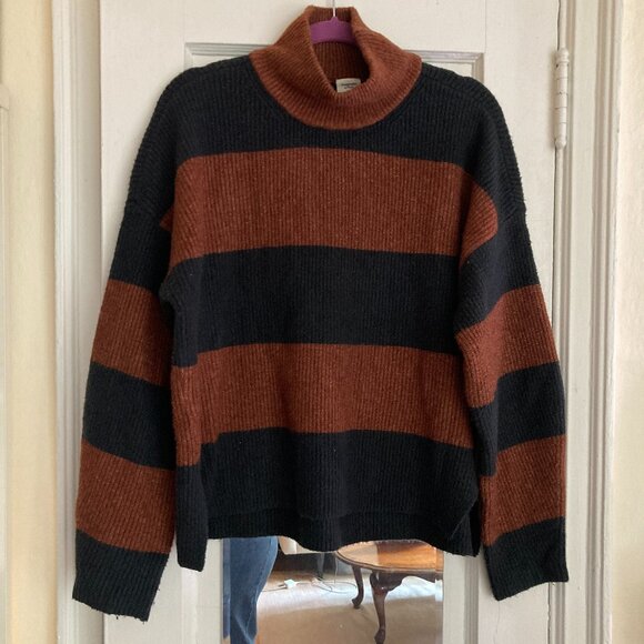 Abercrombie & Fitch Striped Turtleneck Sweater L - Picture 1 of 9